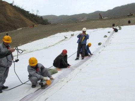 白溪水庫復合土工膜施工